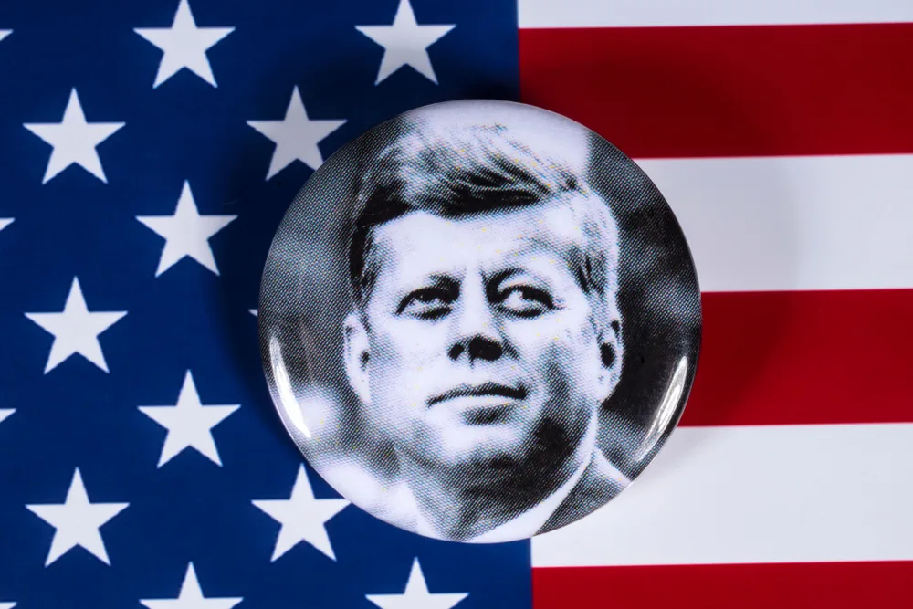 ¿Cómo afectan las teorías conspirativas de JFK a la confianza pública en EE.UU.?