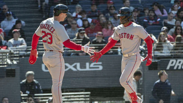 Victoria para los Red Sox: Boston aplasto 13-3 a Toronto en serie de la MLB