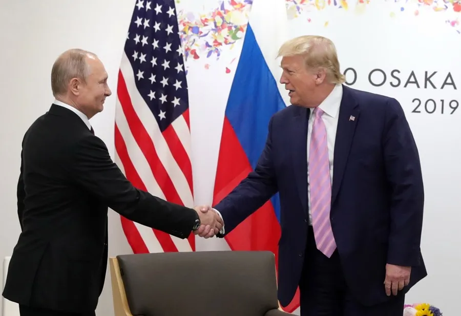 Donald Trump mantiene cercanía con Vladimir Putin