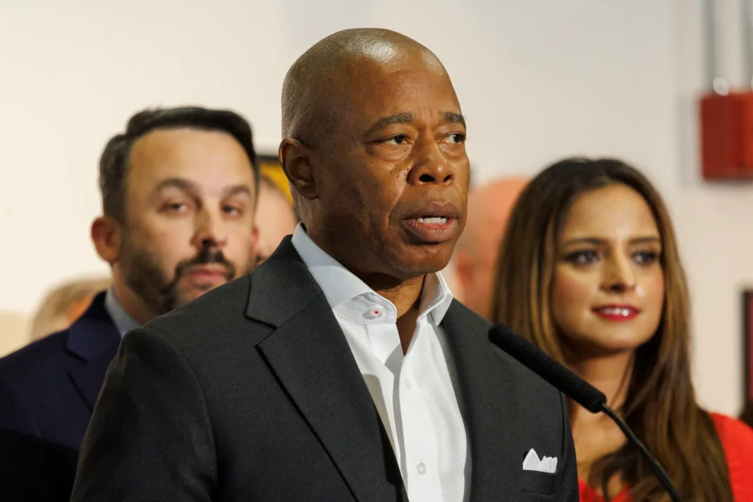 Eric Adams expresa apoyo a RD tras tragedia en Jet Set