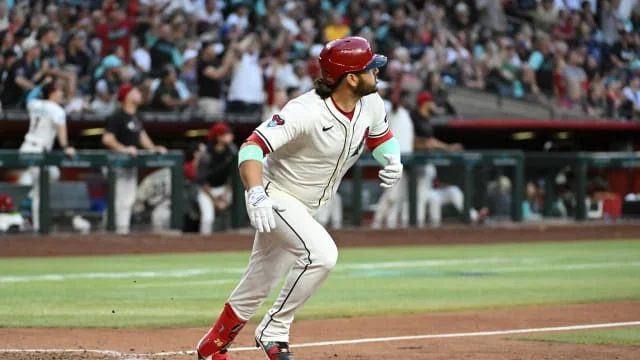 Noche histórica para Arizona: El venezolano Eugenio Suárez anota 4 jonrones consecutivos