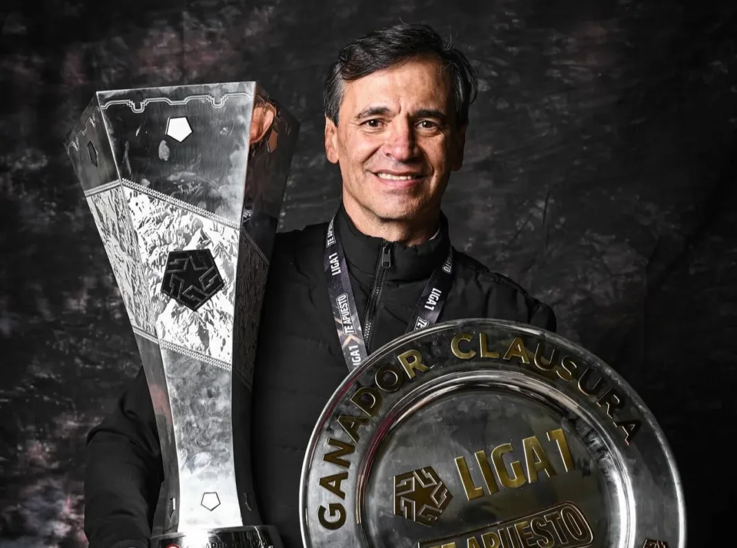 Fabián Bustos ya no liderará al Universitario del Perú