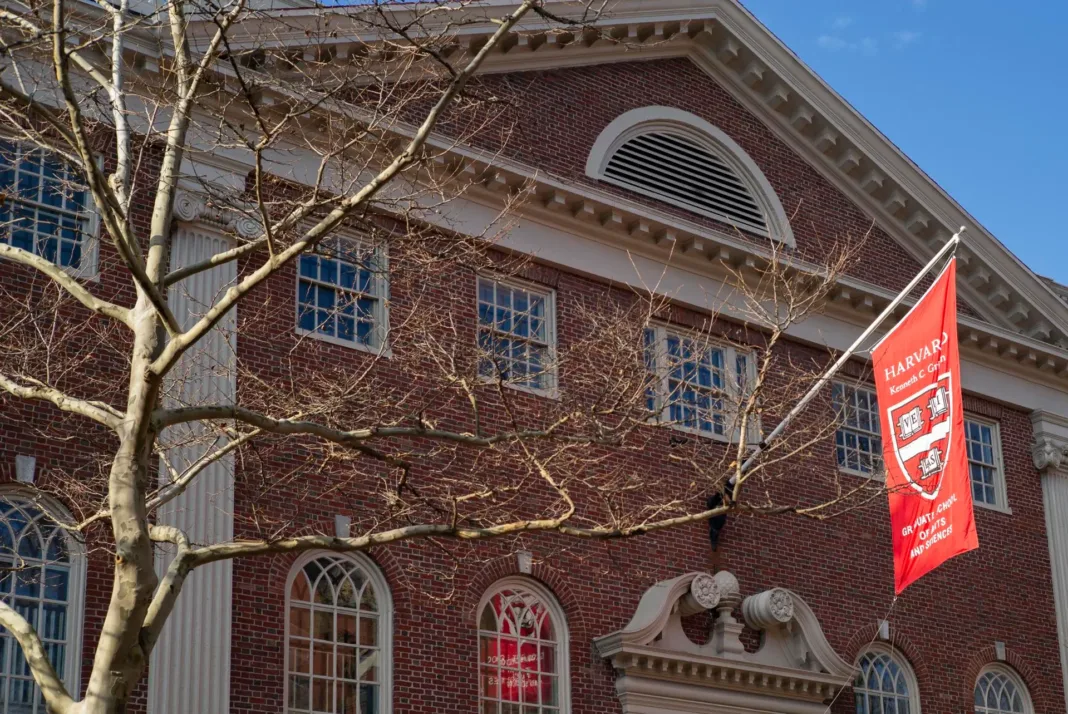 Harvard demanda a la administración Trump por la financiación federal