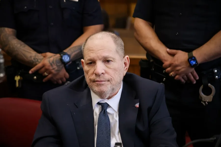 Juicio a Harvey Weinstein Qué sabemos de la primera mujer que lo denunció y testificará contra él