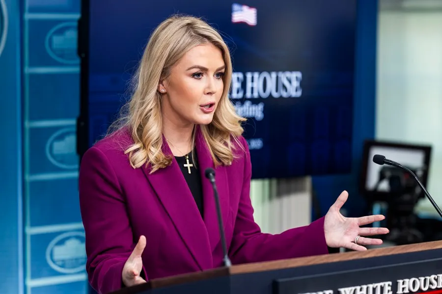 Karoline-Leavitt-trump-amazon