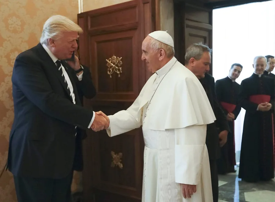Trump viaja al funeral del papa Francisco conoce sobre su tensa relación