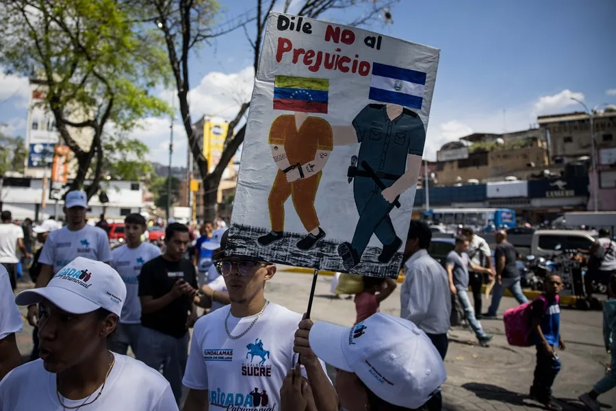 Cristian deportado por error a El Salvador: Jueza federal ordena el retorno de solicitante de asilo venezolano