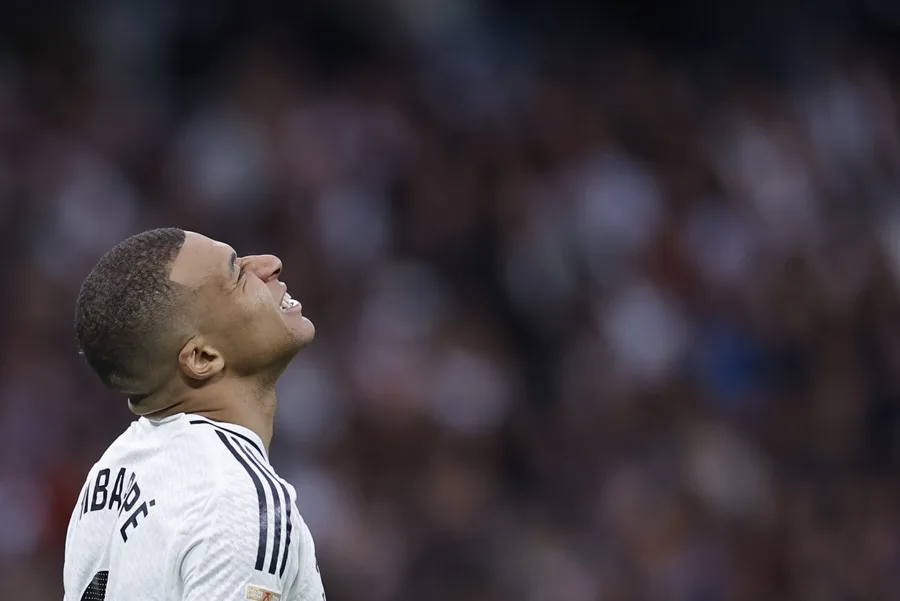 Mbappé sufre lesión en el tobillo a pocos días del clásico de la Copa del Rey