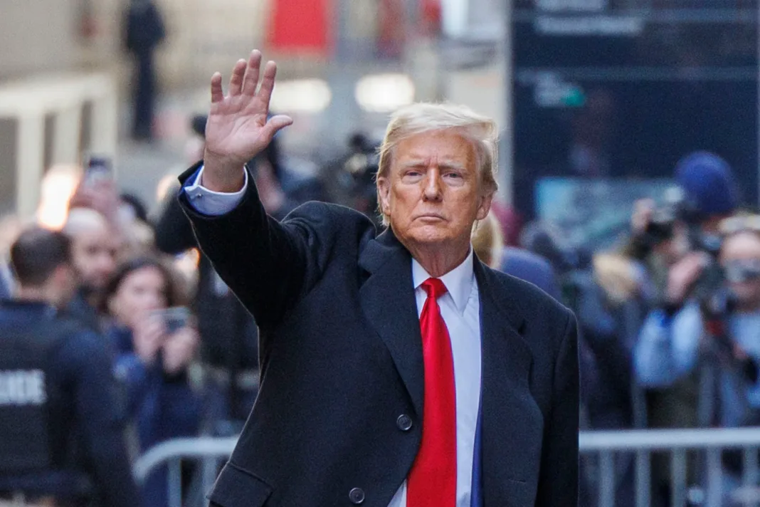 Trump afirma que quiere dar dinero y boletos de avión a indocumentados para que se 