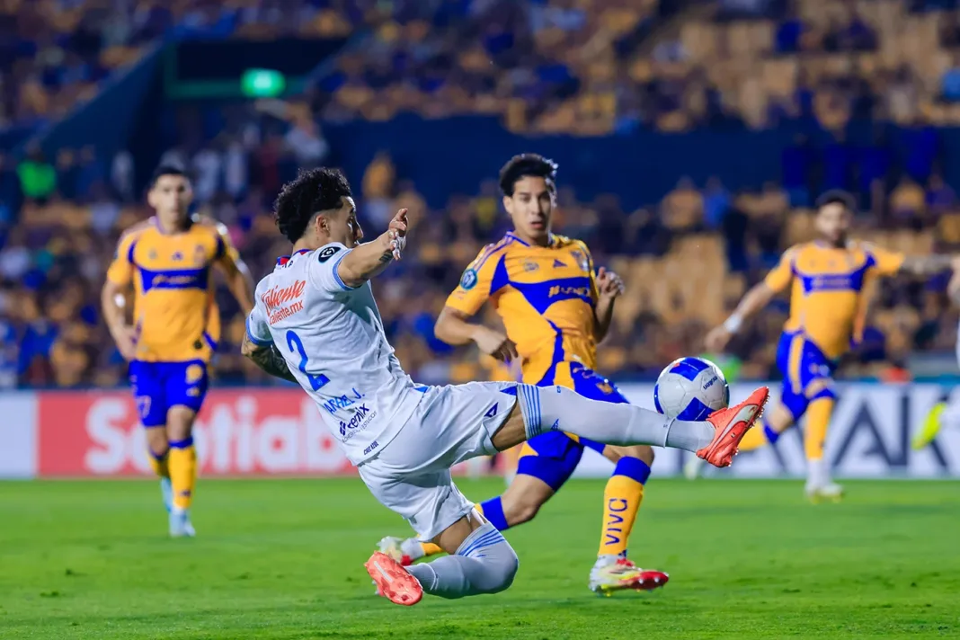 Cruz Azul vence a los Tigres 1-0 en la Concachampions
