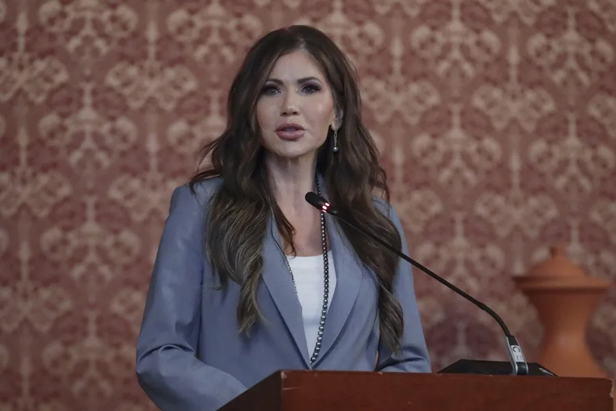Kristi Noem solicita pena de muerte para mexicanos acusados de presunto tráfico tras naufragio