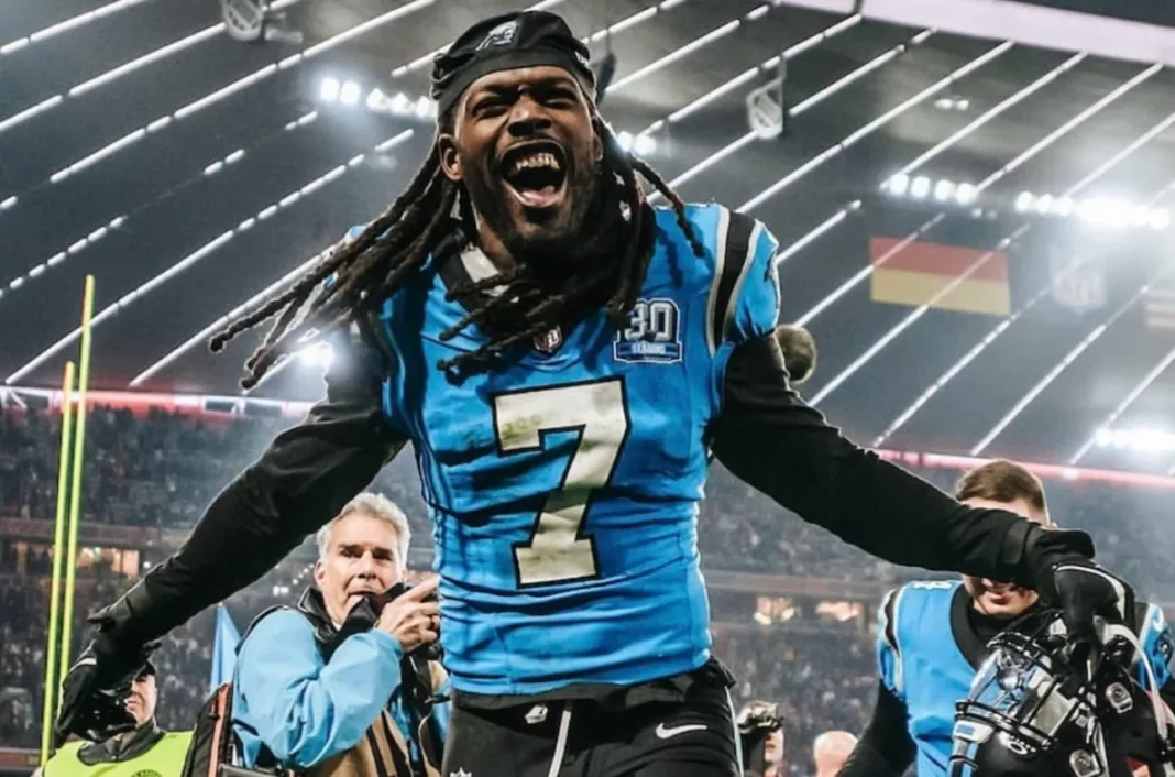 Jadeveon Clowney liberado de los Panthers: aquí los detalles
