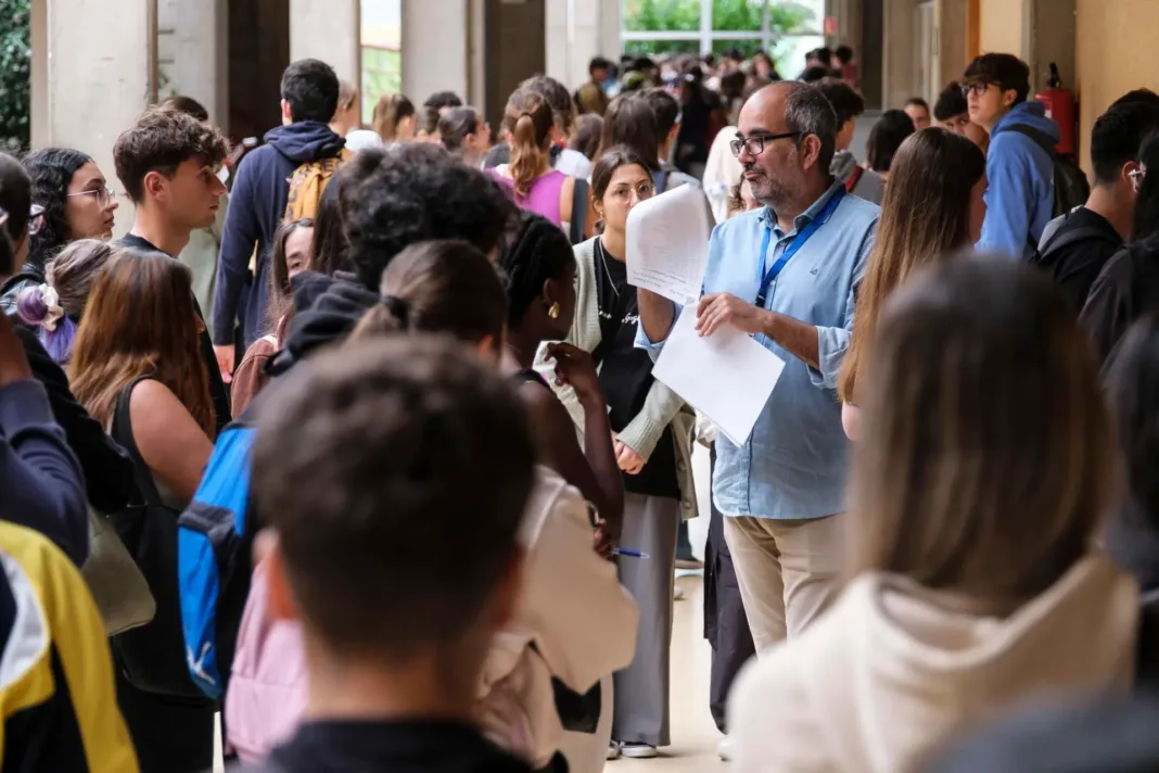 ¿Qué implica la reanudación del cobro de préstamos estudiantiles por parte del gobierno?