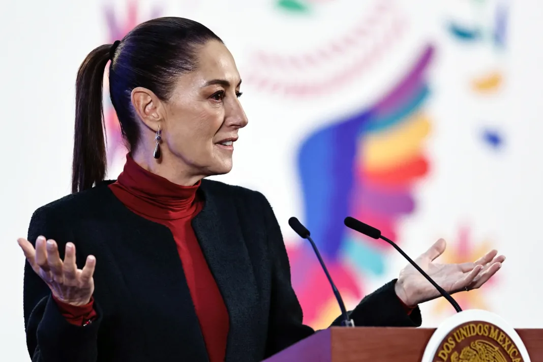 Sheinbaum de favorecer a Televisa