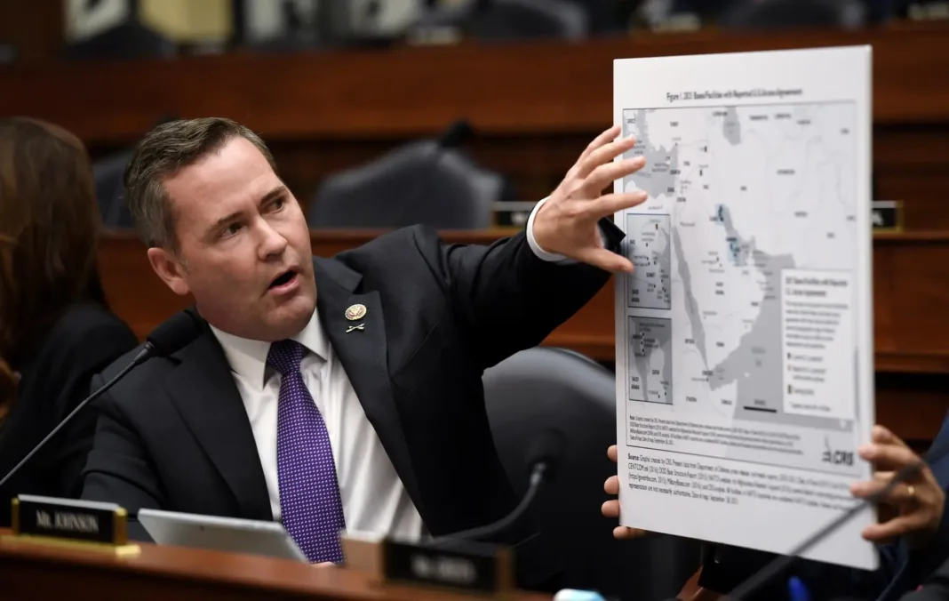 Trump postula a Mike Waltz