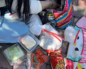 Familia mexicana prepara tortas en Disneyland y se vuelve viral