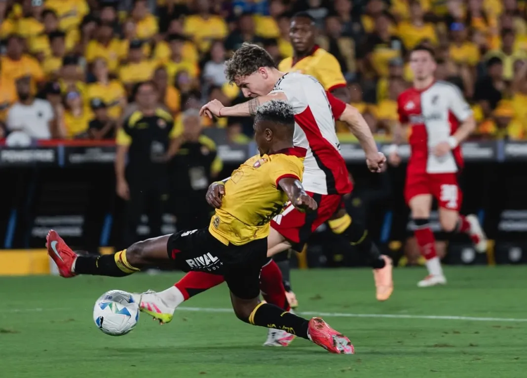 River Plate lidera el grupo B tras vencer al Barcelona SC
