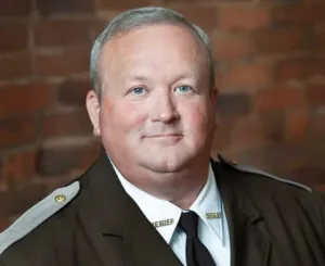 Trump otorga indulto a ex sheriff condenado por recibir sobornos en Virginia