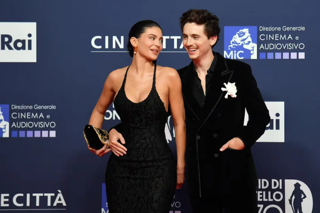 ¡El amor sigue fuerte entre Kylie Jenner y Timothée Chalamet! Debutan en la alfombra roja