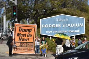 Emotivo gesto de los Dodgers: Donan $1 millón a familias migrantes afectadas por redadas
