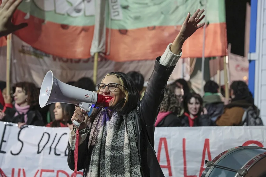 Revés a Milei: Jueza argentina frena decreto contra huelgas