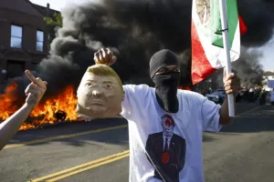 Kristi Noem acusó a Claudia Sheinbaum de alentar las protestas en Los Angeles
