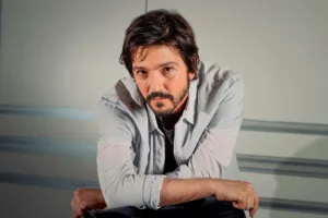 Diego Luna alza la voz contra redadas de ICE: "Es muy triste"