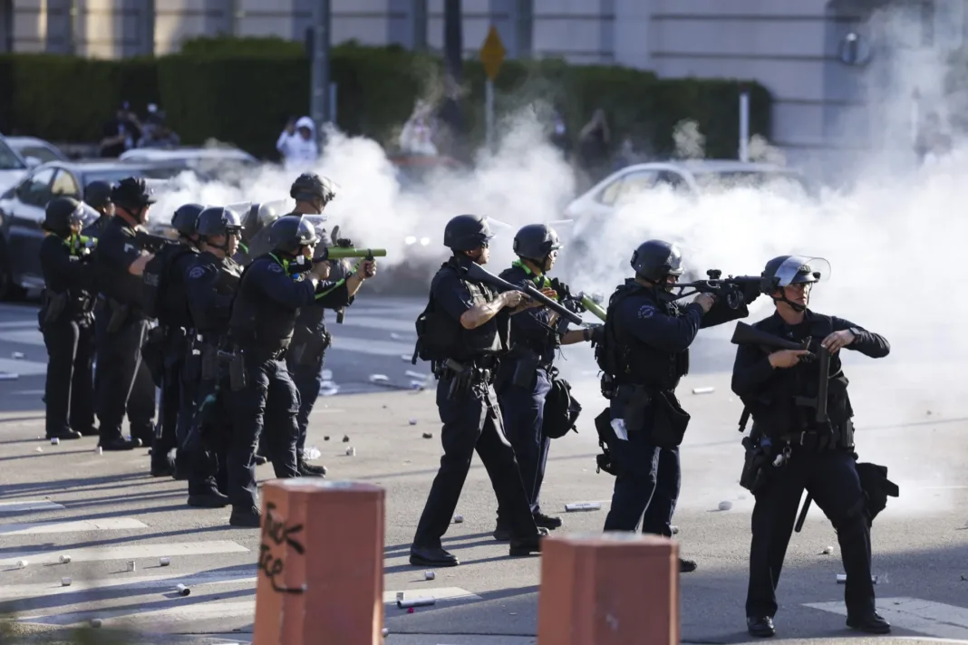 Guardia Nacional protege redadas de ICE en Los Ángeles: ¿Por qué este operativo genera controversia?