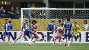 Messi lidera triunfo en el Mundial de Clubes con gol que ya es historia