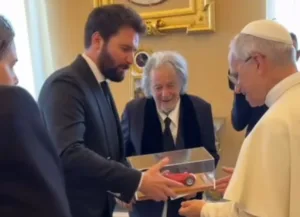 Hollywood llega al Vaticano: Al Pacino se reúne con el Papa León XIV 