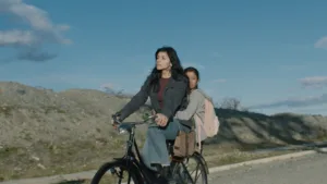 Del micrófono al set: Cazzu debuta como actriz en nueva cinta de Netflix