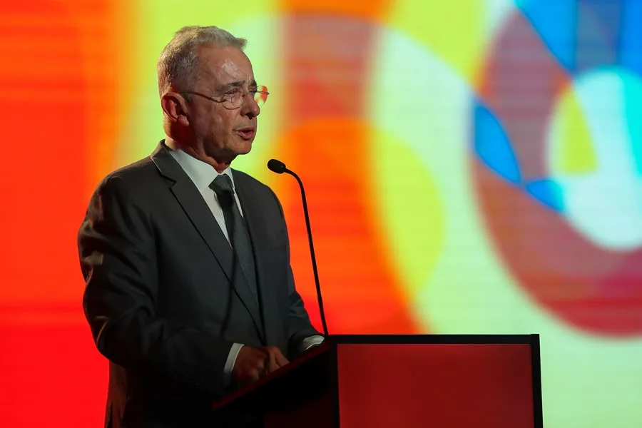 Así cayó Álvaro Uribe