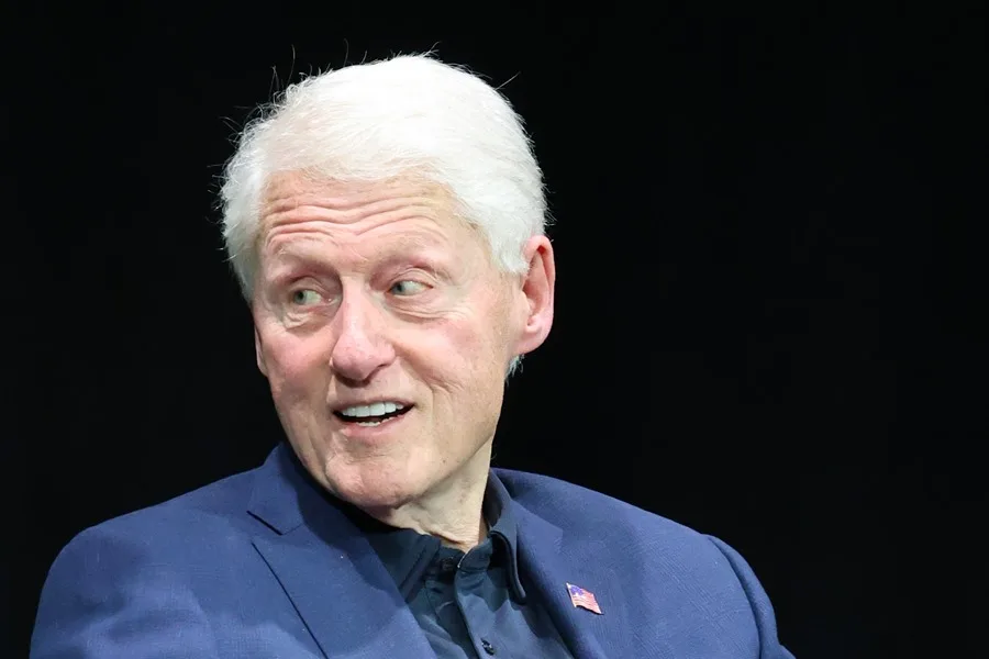 Trump acusa a Bill Clinton de ir 28 veces a la isla de Epstein