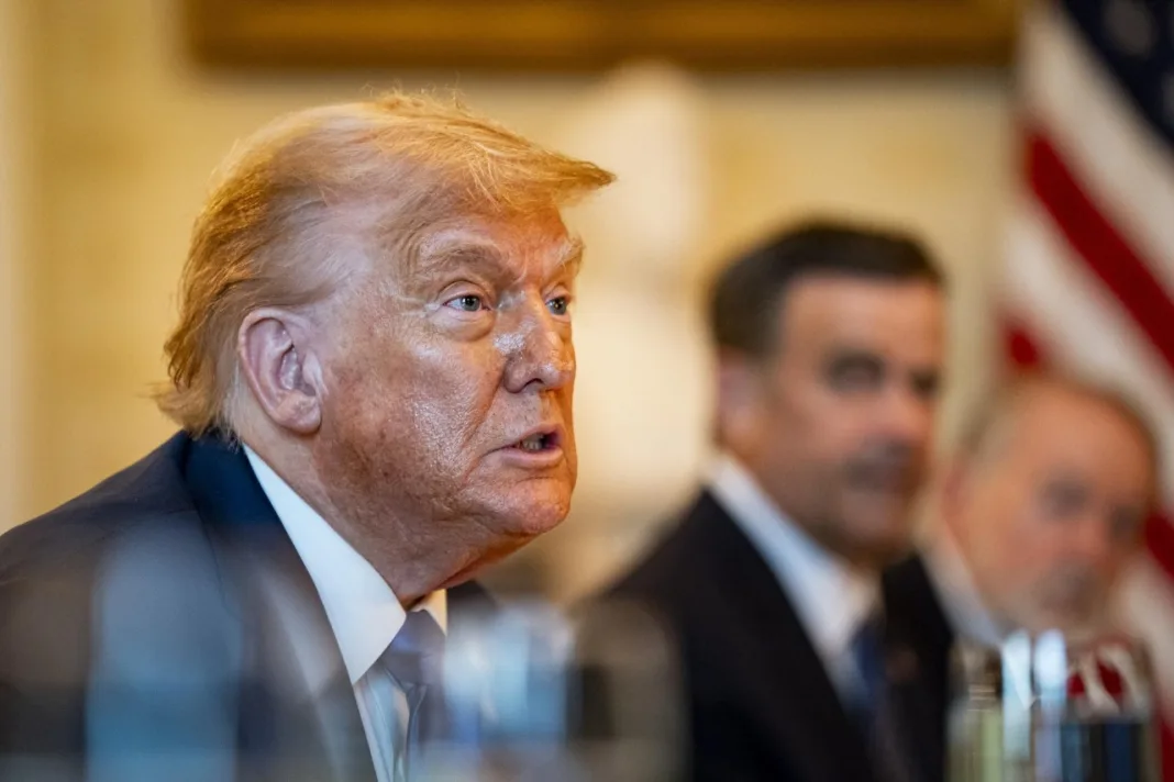 EN PORTADA TRUMP ROMPE CON SU BASE