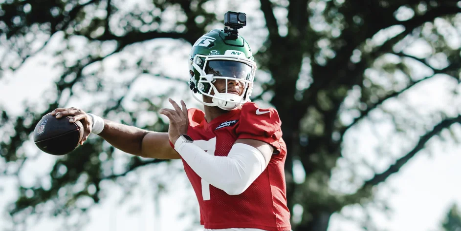 Justin Fields sufre fuerte lesión en práctica con los Jets