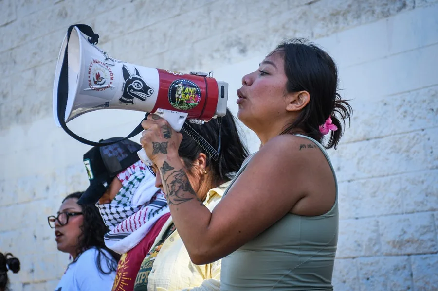 Así viven los migrantes bajo el miedo por redadas en Texas