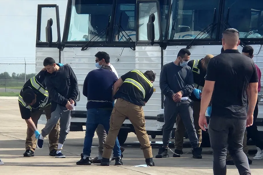 ¿Cómo logra ICE saltarse las leyes santuario?