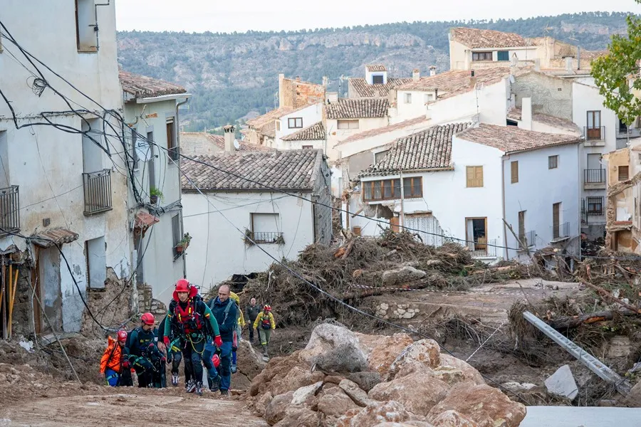 Reanudan la búsqueda de desaparecidos tras inundaciones