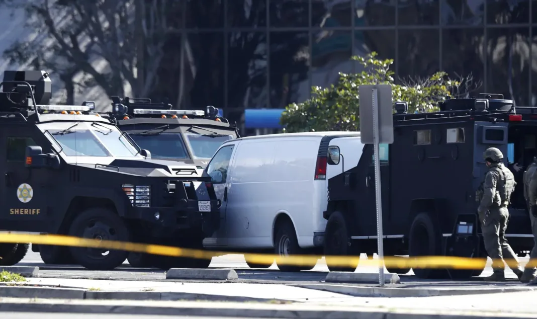 Tiroteo en Nueva York deja a un policía y a dos civiles heridos
