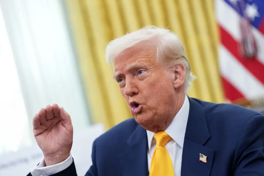 Trump lanza advertencia a Irán sobre su programa nuclear