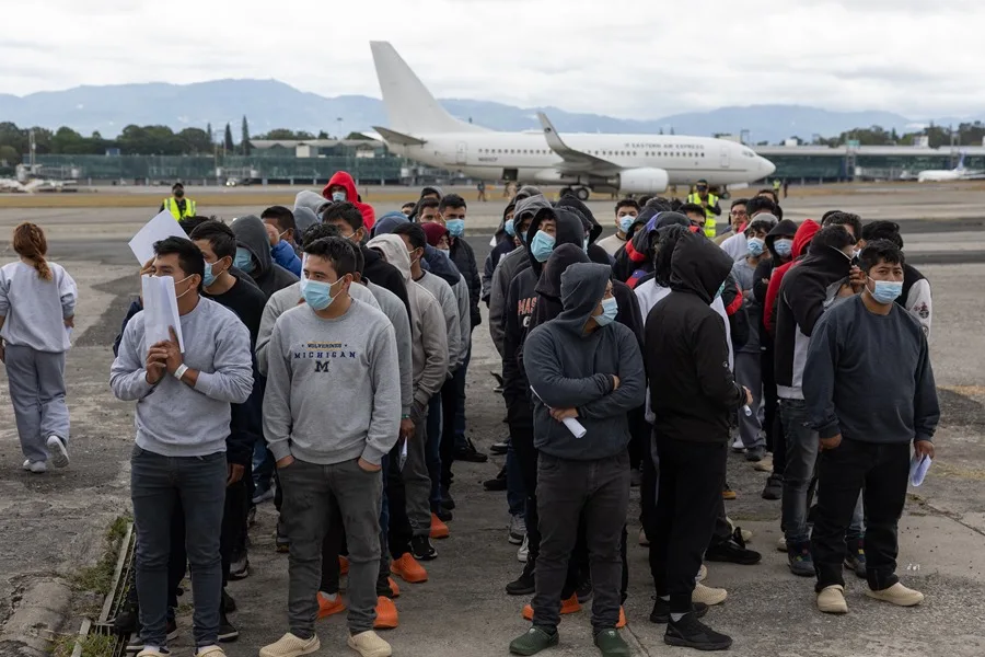 USCIS pone en la mira el programa juvenil para migrantes