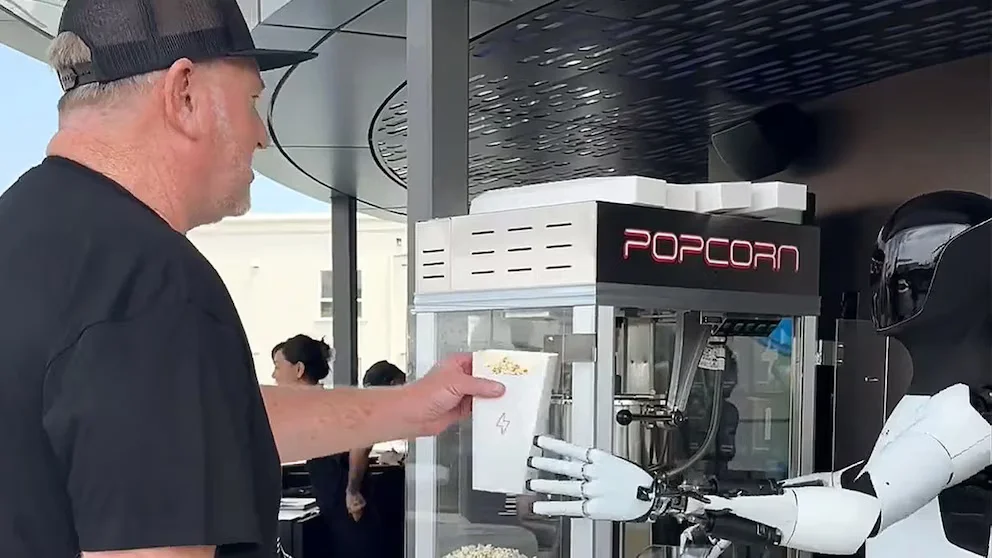 Comida, cine y autos: Así es el nuevo restaurante futurista de Tesla